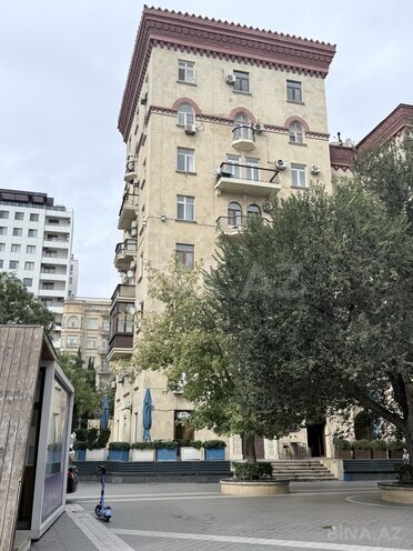 İcarəyə verilir 3 otaqlı köhnə tikili 80 m², Sahil m., photo 1 from 18
