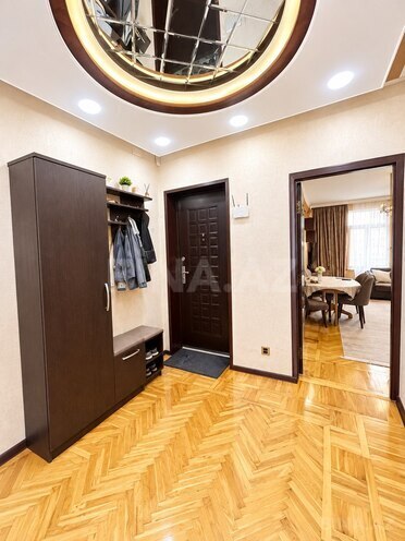 Продается 3-комн. вторичка 65 м², м. Элмляр Академиясы, photo 8 from 20