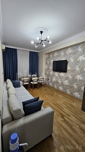 Сдаётся 3-комн. новостройка 70 м², Абшеронcкий  р., photo 1 from 11