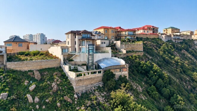 Сдается 10-комн. дом/дача 800 м², пос. Бадамдар, photo 1 from 32