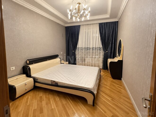 Сдается 2-комн. новостройка 91 м², м. 8 ноября, photo 8 from 26
