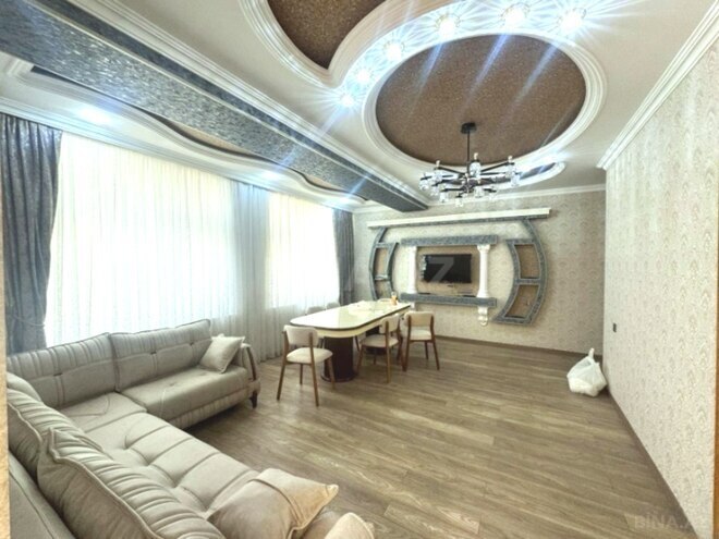Сдается 3-комн. новостройка 140 м², Насиминский  р., photo 1 from 9