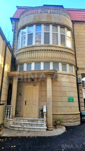 Продается 6-комн. офис 233 м², м. Низами, photo 1 from 14