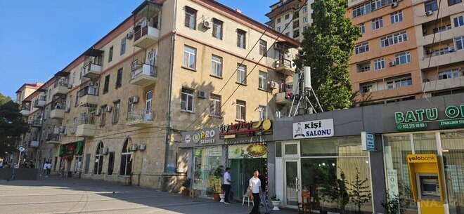 Продается 3-комн. вторичка 95 м², м. Кара Караев, photo 1 from 10