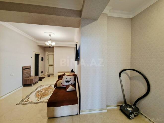 Сдается 3-комн. новостройка 145 м², м. Кара Караев, photo 11 from 17