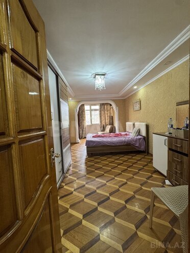 Продаётся 3-комн. вторичка 88 м², м. 20 января, photo 1 from 11