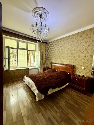 Продается 2-комн. вторичка 65 м², м. Кара Караев, photo 9 from 17