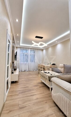 Продается 3-комн. вторичка 70 м², м. Мемар Аджеми, photo 1 from 15