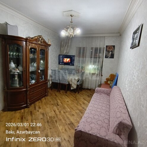 Satılır 2 otaqlı köhnə tikili 68 m², Massiv D q., photo 1 from 17