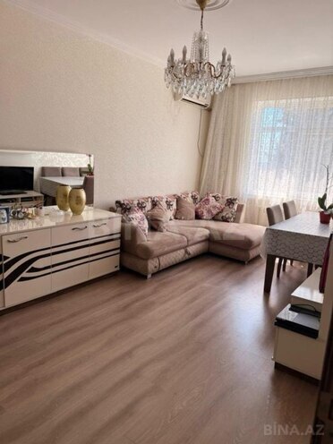 Продается 3-комн. вторичка 65 м², м. Ази Асланов, photo 1 from 15