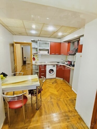 Satılır 3 otaqlı köhnə tikili 90 m², İnşaatçılar m., photo 9 from 12