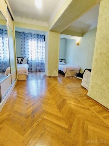 Satılır 3 otaqlı köhnə tikili 90 m², İnşaatçılar m., photo 5 from 12