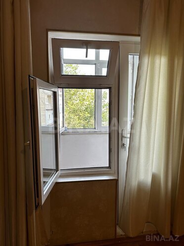Satılır 2 otaqlı köhnə tikili 65 m², İnşaatçılar m., photo 16 from 20