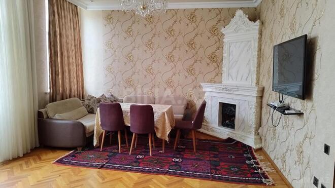 İcarəyə verilir 3 otaqlı köhnə tikili 95 m², Sahil m., photo 1 from 11