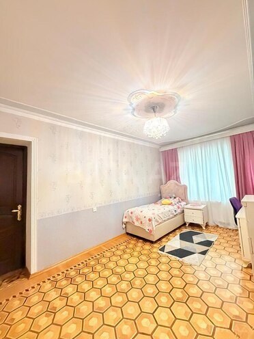 Satılır 4 otaqlı köhnə tikili 120 m², Elmlər Akademiyası m., photo 5 from 10