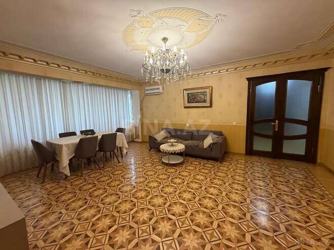 Satılır 4 otaqlı köhnə tikili 120 m², Elmlər Akademiyası m., photo 1 from 10