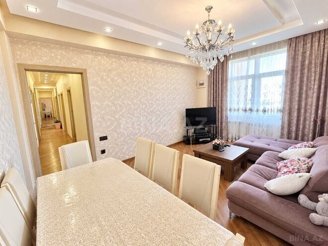 Продаётся 3-комн. новостройка 111 м², м. Нефтчиляр, photo 1 from 12