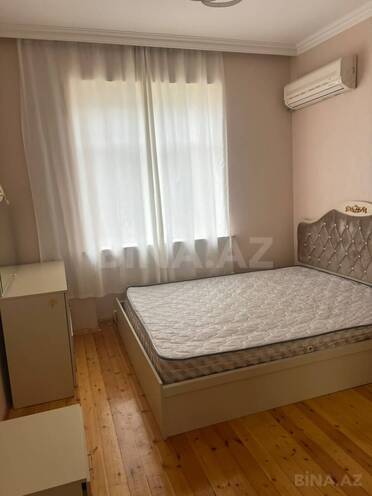 Сдаётся 2-комн. вторичка 60 м², м. Иншаатчылар, photo 1 from 13