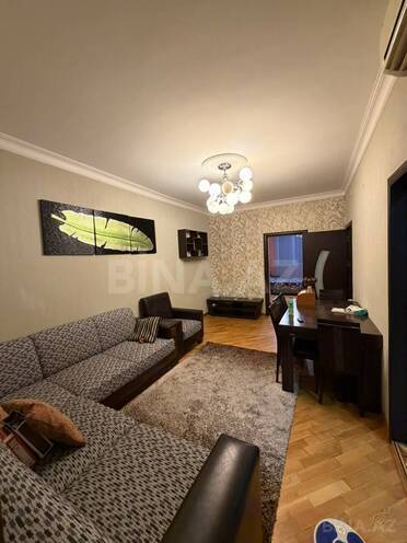 Satılır 3 otaqlı köhnə tikili 70 m², Memar Əcəmi m., photo 1 from 16