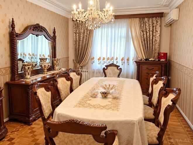 Продаётся 4-комн. вторичка 110 м², м. 8 ноября, photo 1 from 14
