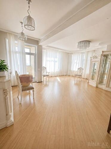 Продается 3-комн. новостройка 140 м², м. Низами, photo 1 from 13