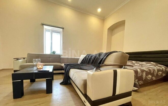 Satılır 1 otaqlı köhnə tikili 55 m², Sahil m., photo 1 from 10