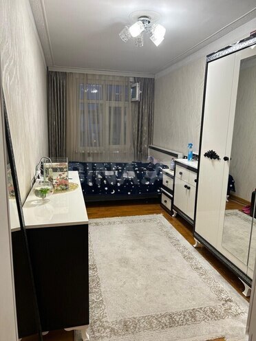 Продаётся 3-комн. вторичка 75 м², м. Кара Караев, photo 4 from 11