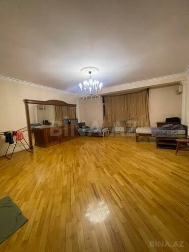 Продаётся 4-комн. новостройка 205 м², м. Низами, photo 1 from 10