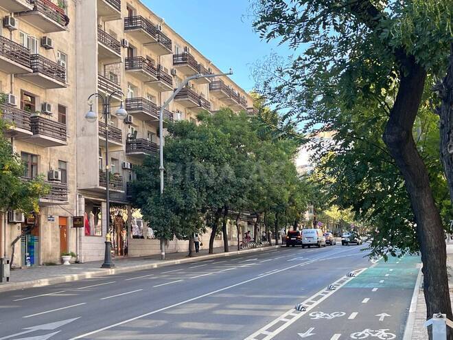 Satılır 3 otaqlı köhnə tikili 85 m², Nəsimi r., photo 1 from 12