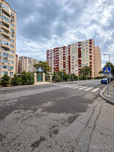 Satılır 3 otaqlı köhnə tikili 70 m², Neftçilər m., photo 1 from 14