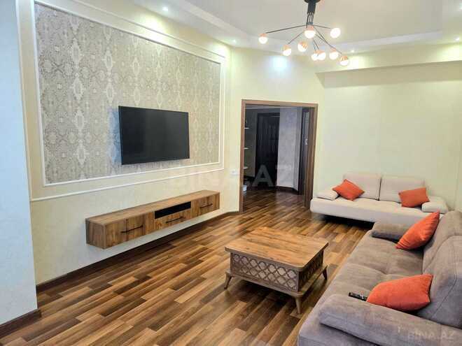 Продается 3-комн. новостройка 86 м², м. Нефтчиляр, photo 1 from 13