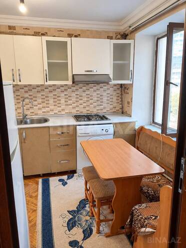 Satılır 2 otaqlı köhnə tikili 55 m², Elmlər Akademiyası m., photo 4 from 8