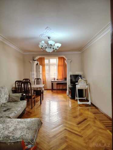 Satılır 3 otaqlı köhnə tikili 70 m², Elmlər Akademiyası m., photo 1 from 13