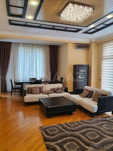 İcarəyə verilir 4 otaqlı yeni tikili 200 m², 28 May m., photo 1 from 16