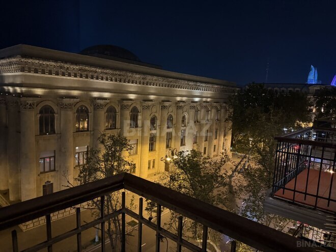 İcarəyə verilir 3 otaqlı köhnə tikili 100 m², Sahil m., photo 1 from 14