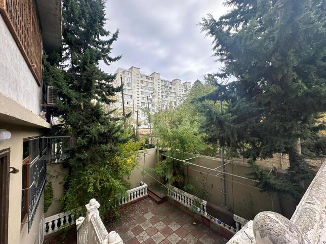 Продается 5-комн. вторичка 181.3 м², м. Кара Караев, photo 3 from 30