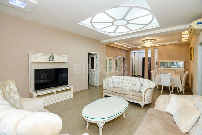Satılır 4 otaqlı yeni tikili 176 m², Sahil m., photo 1 from 30