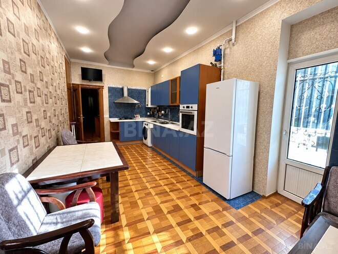 Сдается 3-комн. новостройка 140 м², м. Низами, photo 9 from 16