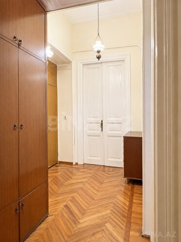 Satılır 3 otaqlı köhnə tikili 120 m², 28 May m., photo 10 from 12