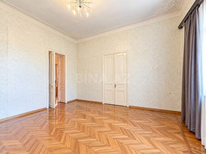 Satılır 3 otaqlı köhnə tikili 120 m², 28 May m., photo 7 from 12