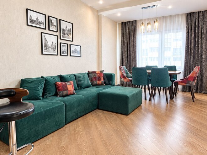 Сдается 2-комн. новостройка 75 м², м. Ичеришехер, photo 1 from 10