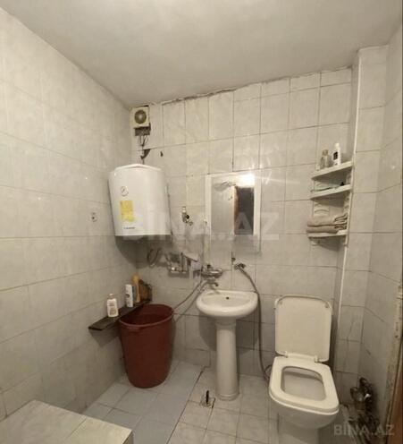 Продается 3-комн. вторичка 70 м², м. Кара Караев, photo 12 from 13