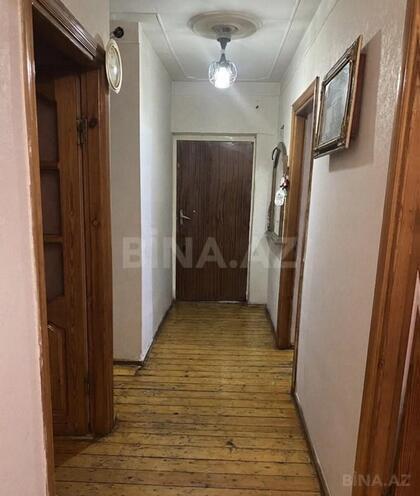 Продается 3-комн. вторичка 70 м², м. Кара Караев, photo 6 from 13
