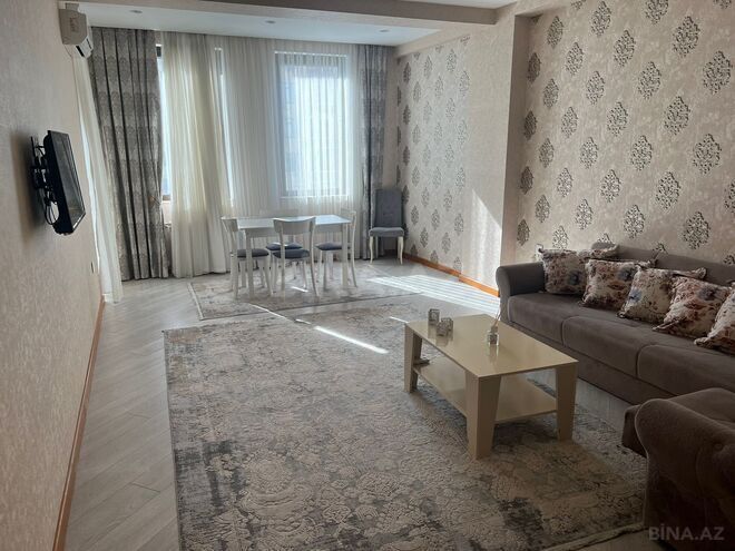 Продаётся 2-комн. новостройка 90 м², м. Нефтчиляр, photo 1 from 8