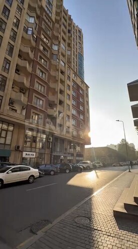 Satılır 4 otaqlı yeni tikili 300 m², 28 May m., photo 1 from 19