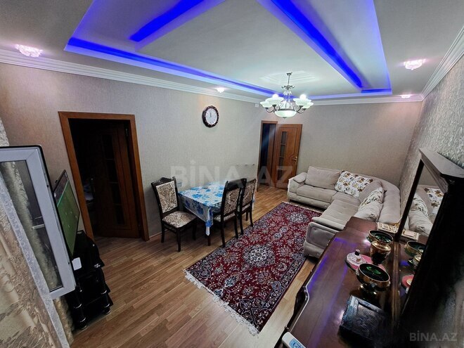 Продается 3-комн. вторичка 65 м², м. Ази Асланов, photo 1 from 16