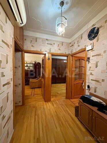 Продаётся 3-комн. вторичка 90 м², м. Насими, photo 1 from 9