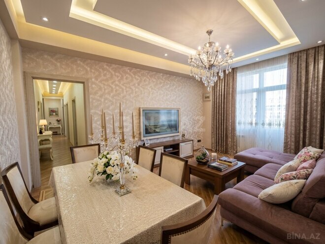 Продаётся 3-комн. новостройка 111 м², м. Нефтчиляр, photo 1 from 21