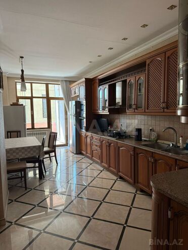 İcarəyə verilir 3 otaqlı yeni tikili 220 m², 28 May m., photo 11 from 19