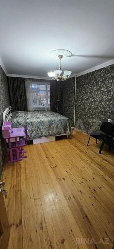 Satılır 4 otaqlı köhnə tikili 108 m², Massiv D q., photo 1 from 8
